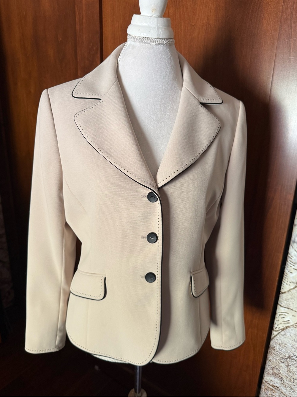 ⚜️ TAHARI ARTHUR S LEVINE PETITE 12P CREAM/BEIGE BLAZER BLACK PIPING ⚜️